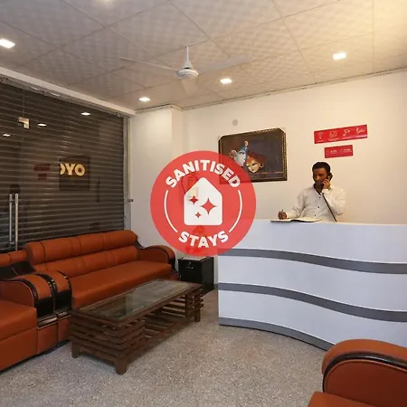 Vaccinated Staff - Oyo 14386 Orange Inn